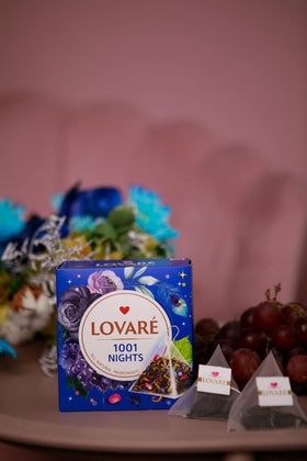 LOVARE Strawberry Marshmallow pyramids close-up highlighting berry notes and floral hints.