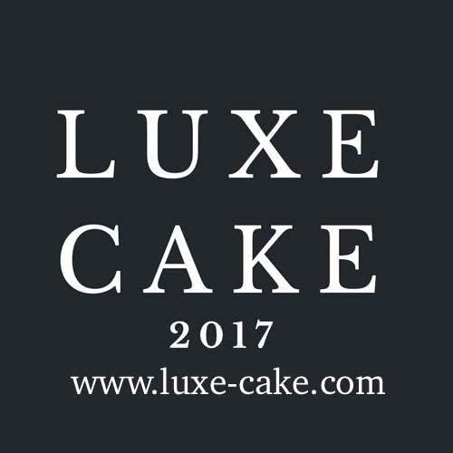 Luxe Cake gelatin powder used in baking and dessert recipes.
