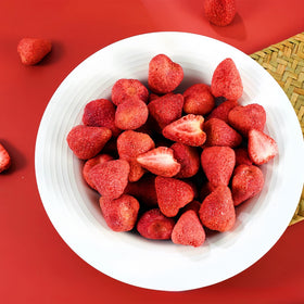 Luxsavia freeze-dried strawberries ready-to-eat snack, portable and satisfying.