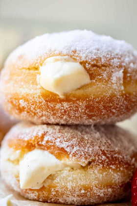 LYZA'S velvety vanilla Bavarian Cream texture for pies and pastries