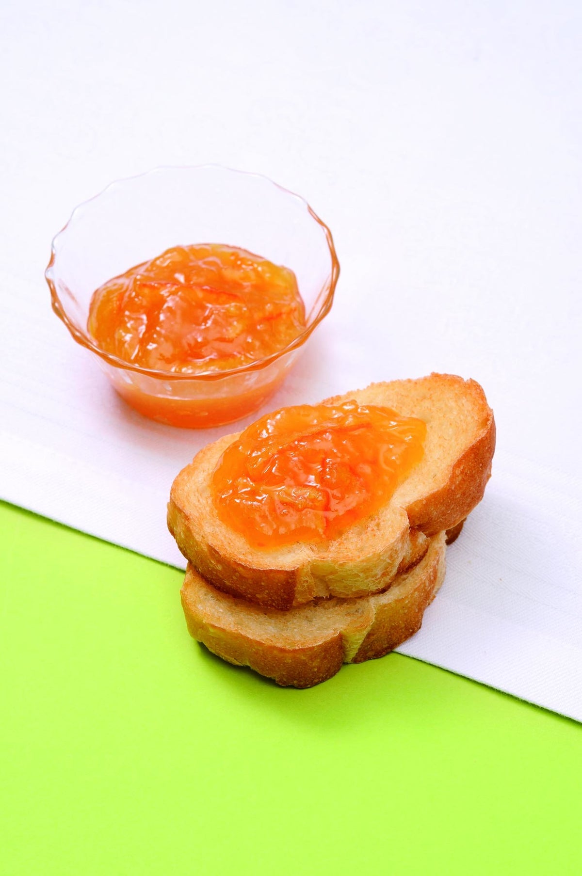 Mackays Marmalade on toast demonstrates a bright, balanced breakfast spread.