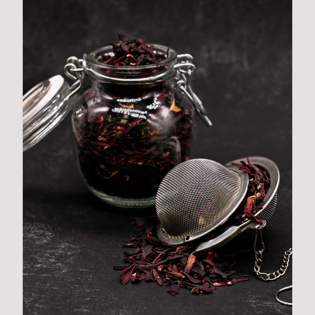 Hibiscus sourced with clean irrigation from the Faiyum Oasis.