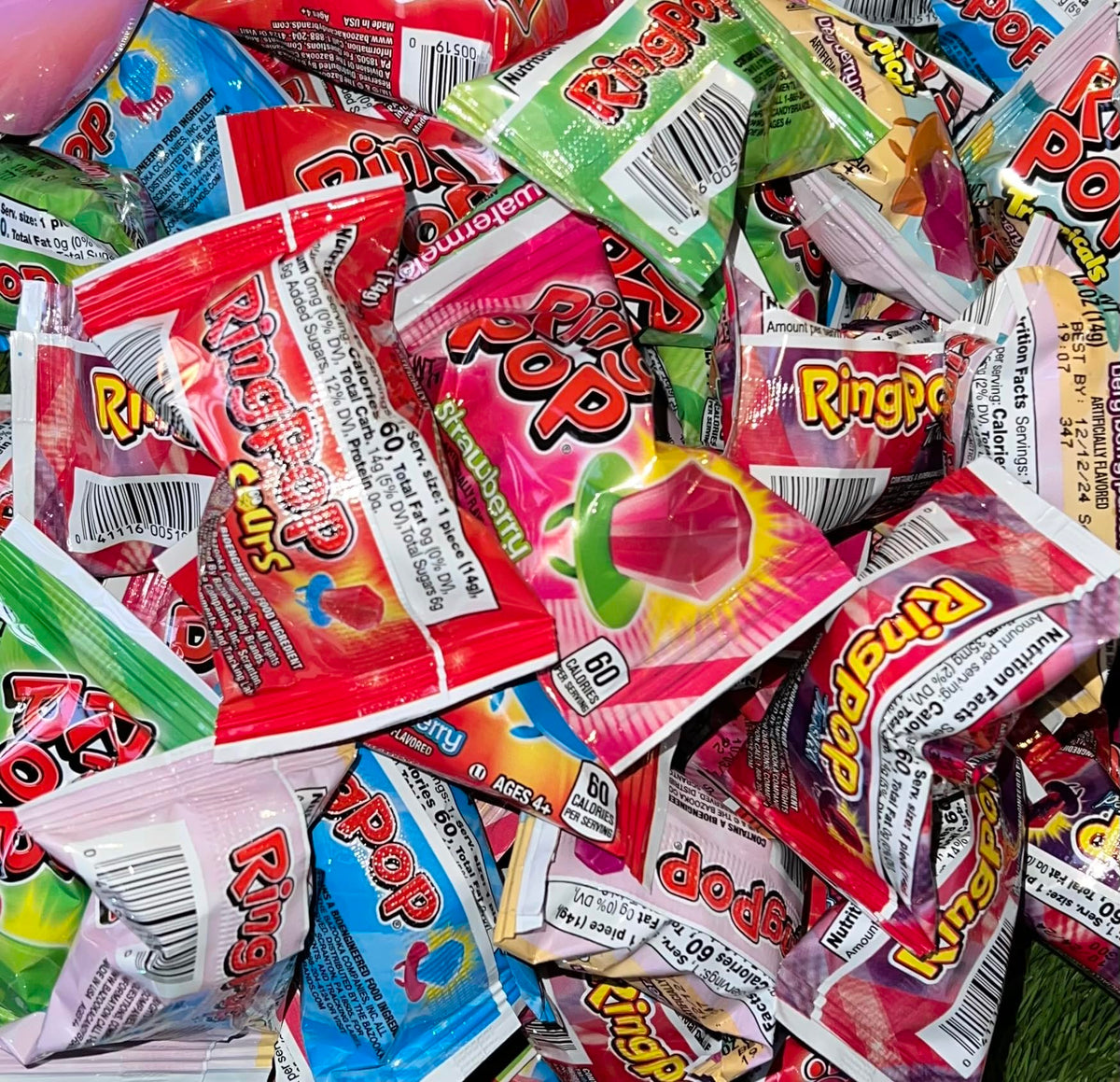 MAJUU CONNECT Ring Lollipops with assorted fruity flavors, ideal for gifting.