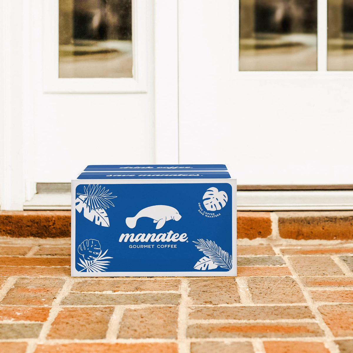 Manatee Gourmet Coffee Arabica beans highlight premium quality and smoothness.