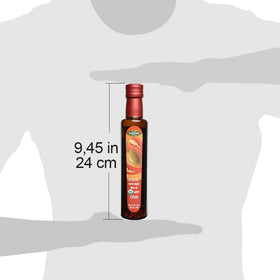 Mantova poured olive oil on pasta captures rich aroma and smooth finish.