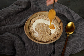 Pure raw Manuka Health honey with rich aroma for natural sweetening.