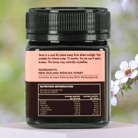 Manuka Hunters UMF 20+/MGO 830+ jar label close-up showing authenticity