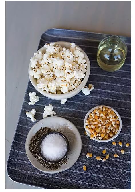 Maryse's Place Skinny Of Pop Original uses non-GMO corn for a simple snack.