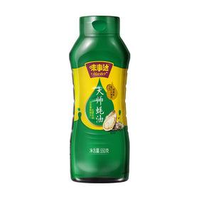 MASTER Oyster Sauce smart squeeze bottle cap close-up for precise pouring