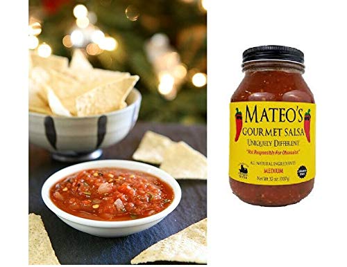 Mateo's Gourmet Salsa Medium Spice serving bowl showcasing versatile toppings for nachos
