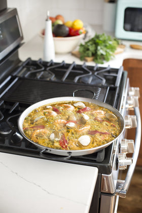 Matiz España Bomba rice originates from Valencia's L'Albufera, showcasing authentic Spanish origin