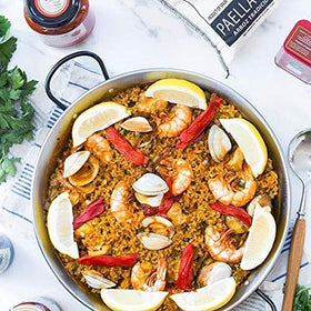 Matiz Sofrito paella base in pan ready to elevate meals.