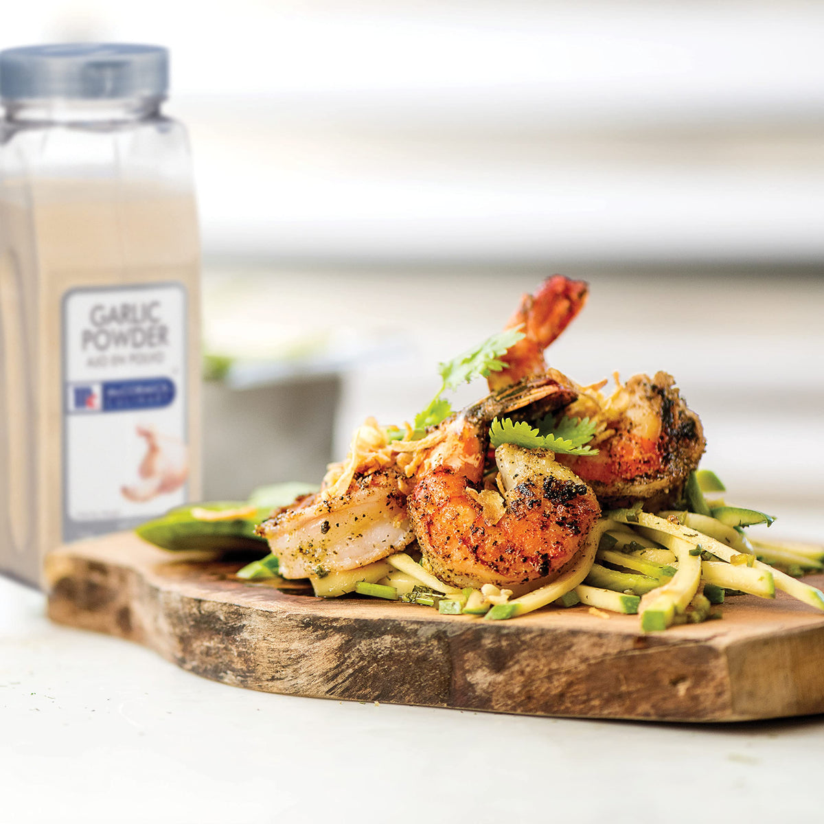 McCormick Culinary Garlic Powder on bread and canapes for enhanced aroma