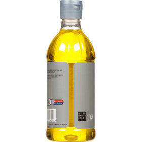 McCormick Culinary imitation banana extract flip-top cap enables precise drops for recipes.