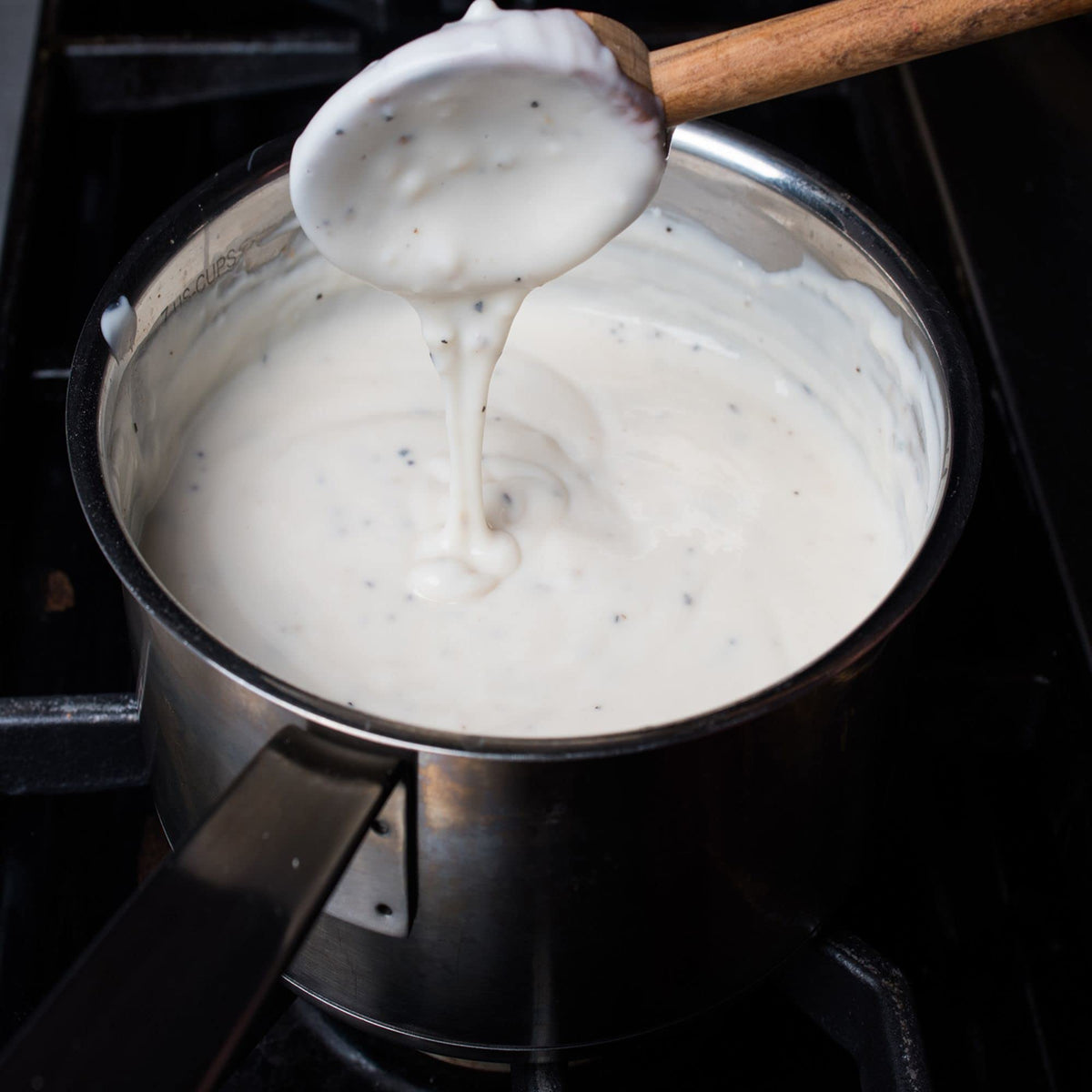 Versatile gravy mix for fried chicken and country classics.