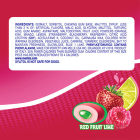 Xylitol-sweetened Mentos gum, refreshing flavor and use after meals.