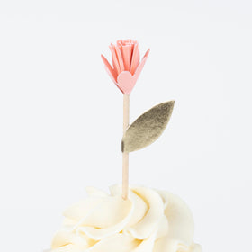 Meri Meri Meadow Unicorns Cupcake Kit gold foil details enhance luxury look
