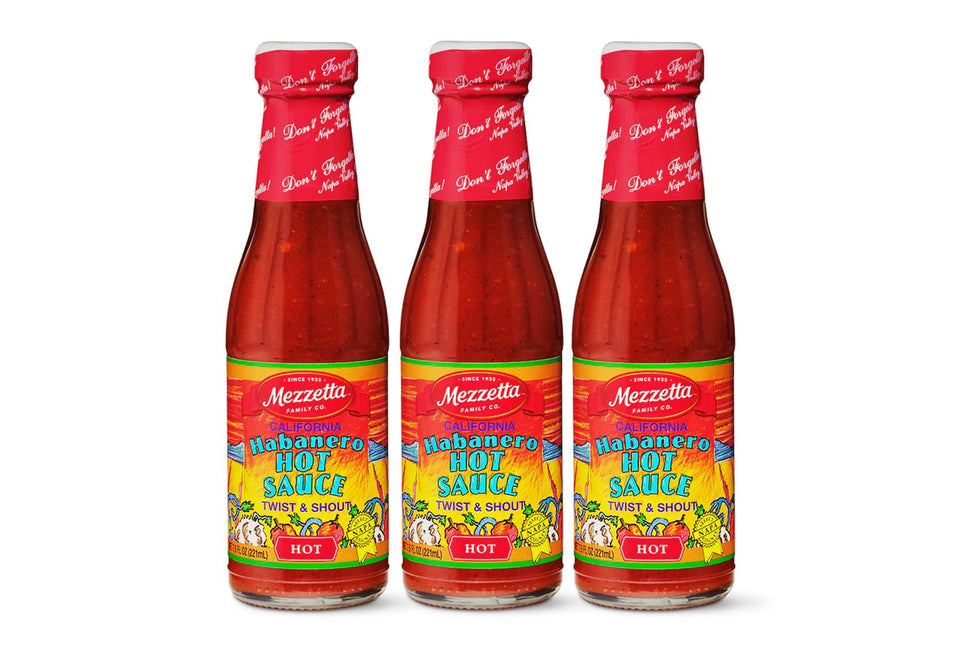 Mezzetta California Habanero Sauce bottle pour delivers bold heat for burritos and burgers