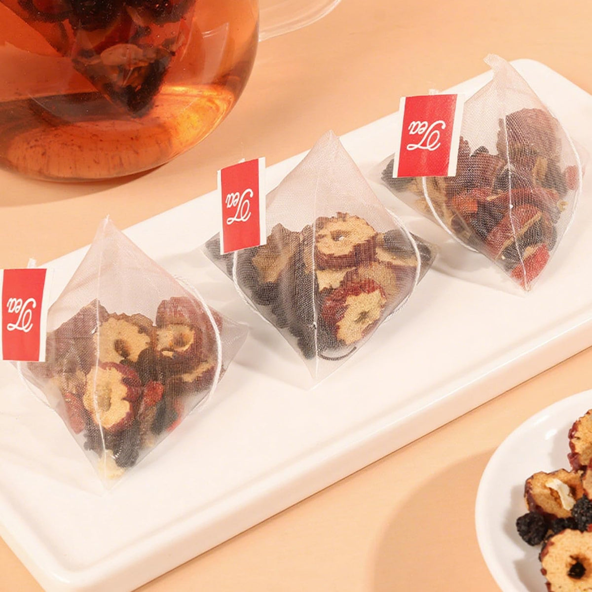 MIANQIONGFENG Ginseng Five Treasures Tea steaming mug and fragrance.