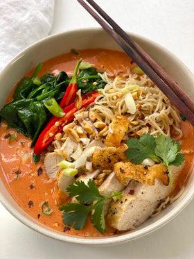 MIKE'S Organic Red Thai Curry Paste red chili peppers define medium heat.