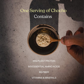 Mikuna Chocho protein powder smoothie glass with rich cacao flavor and fiber.
