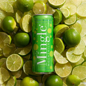 Mingle Sparkling Mocktails Key Lime Margarita close-up bubbles show a lively, refreshing fizz.
