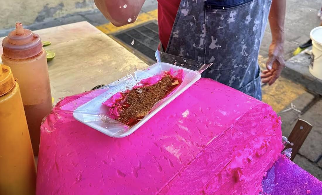 Mini Mercadito pink turron served on plate, showcasing texture and crunch