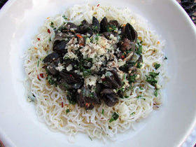 Miracle Noodle ready-to-heat in minutes for busy dinners.