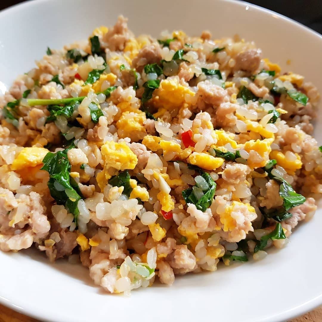 Miracle Noodle six-pack shown for easy meal planning.