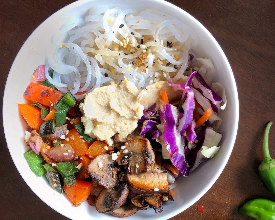 Miracle Noodle ingredients highlights vegan and gluten-free konjac.