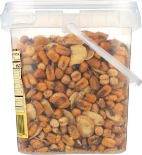Mitica snack board idea with the mixed nuts, ideal for gatherings.