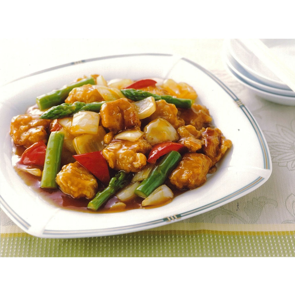 Mizkan vinegar pour shown for precise marinades