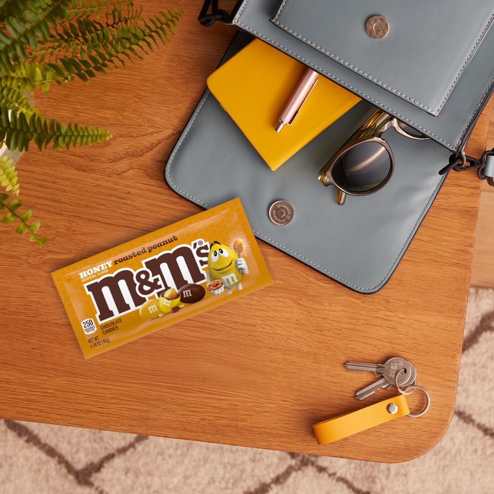 M&M'S Honey Roasted Peanut popcorn pairing closeup for a movie-night combo.
