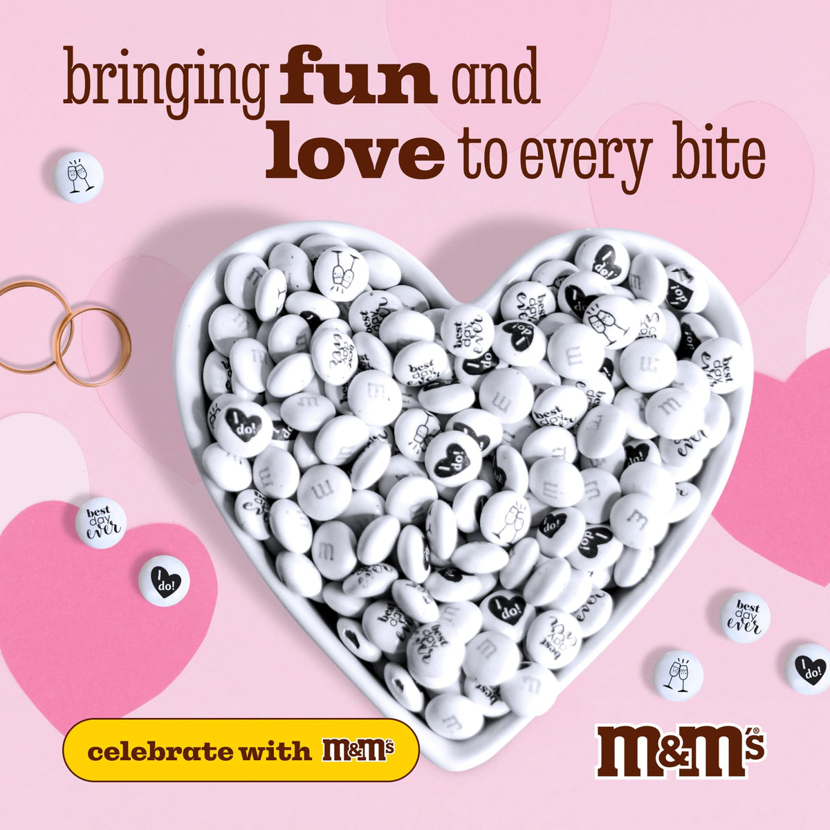 Wedding favors ready-to-go with M&M'S World candy in gift bags