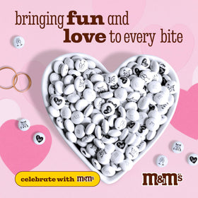 Wedding favors ready-to-go with M&M'S World candy in gift bags