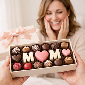 Cake pops finished with Moliss wafers for a smooth, even gloss.