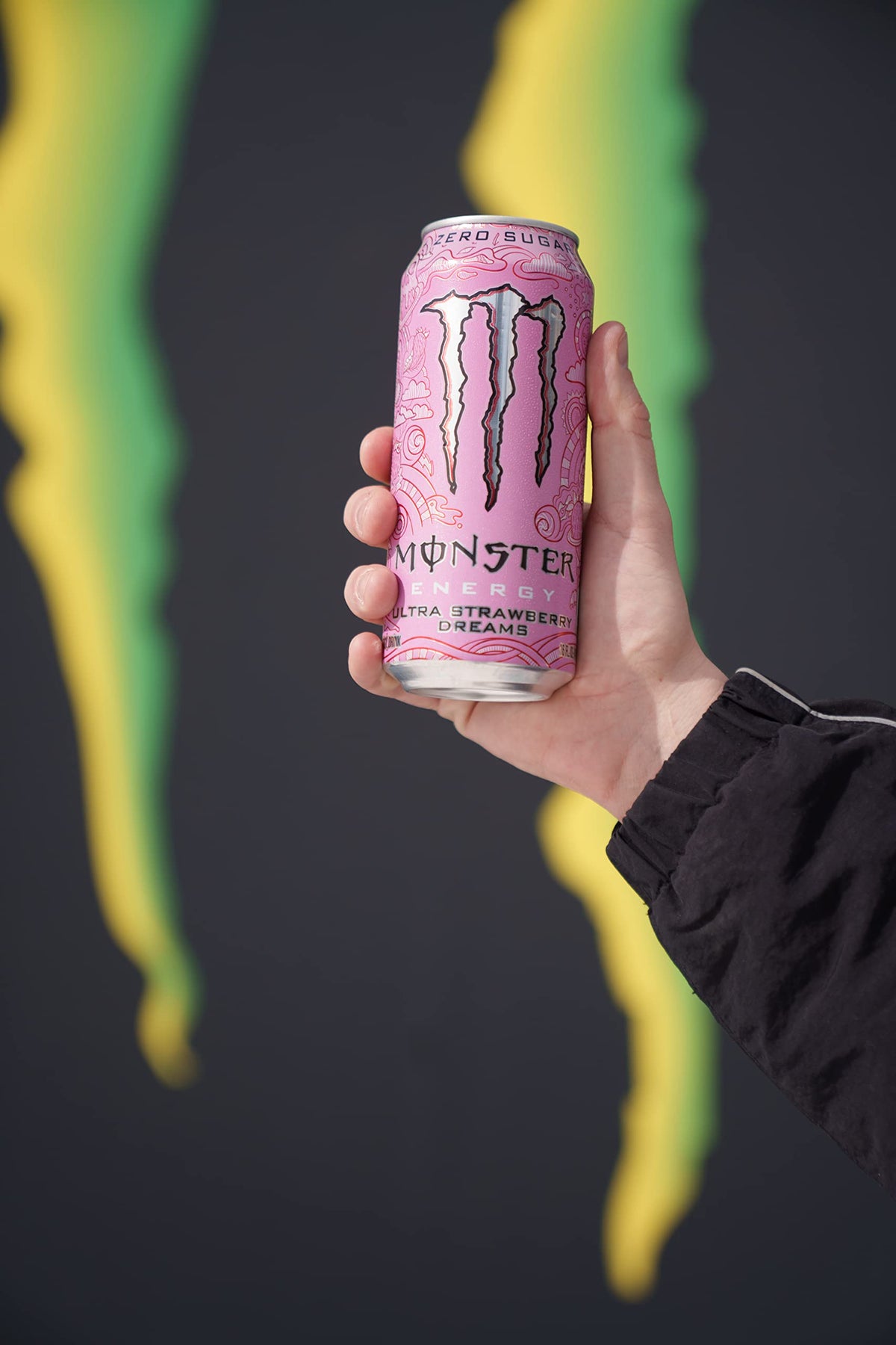 Close-up label highlights Ultra Strawberry Dreams berry flavor and energy blend