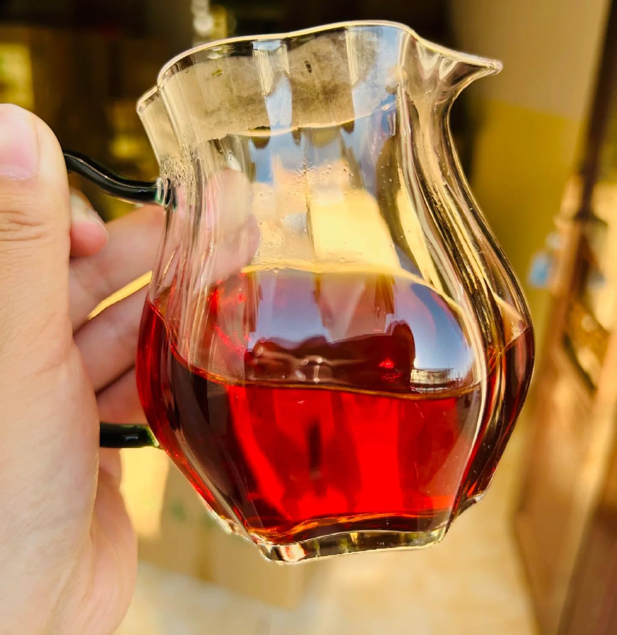 MOORCHOCO cup reveals deep color and earthy aroma