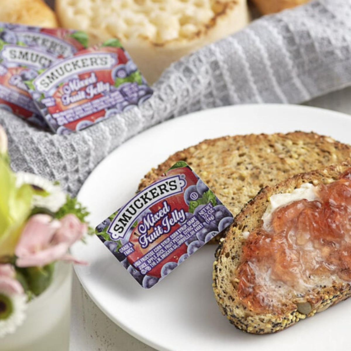 Movelo Concord grape jelly cups ideal for school lunches and cafe service