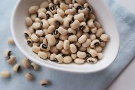 Mulberry Lane Farms dried black-eyed peas close-up showing smooth texture