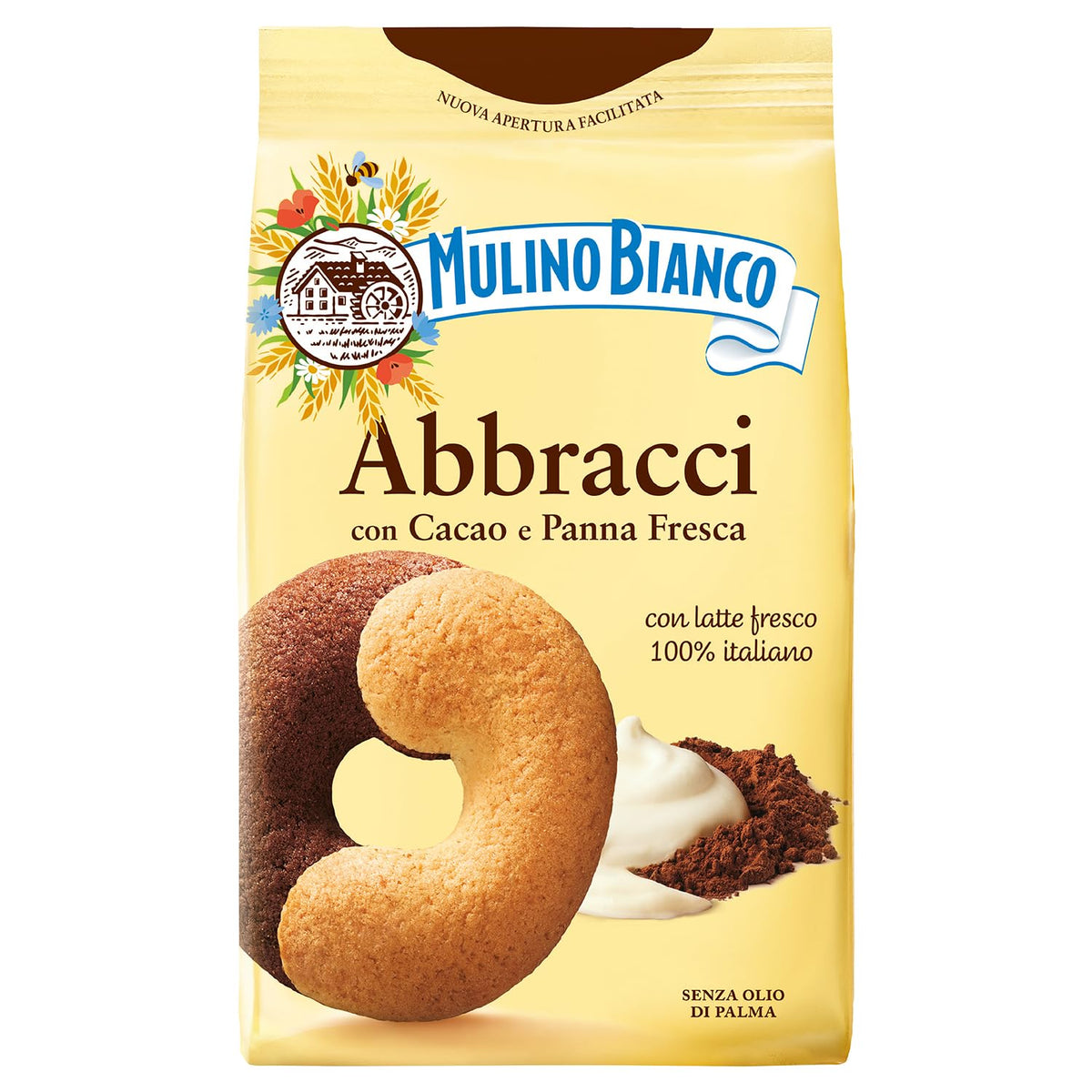 Mulino Bianco Abbracci cocoa half with rich flavor, perfect coffee pairing.