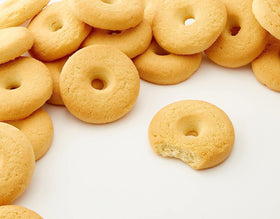 Close-up of Macine cream shortbread dough texture.