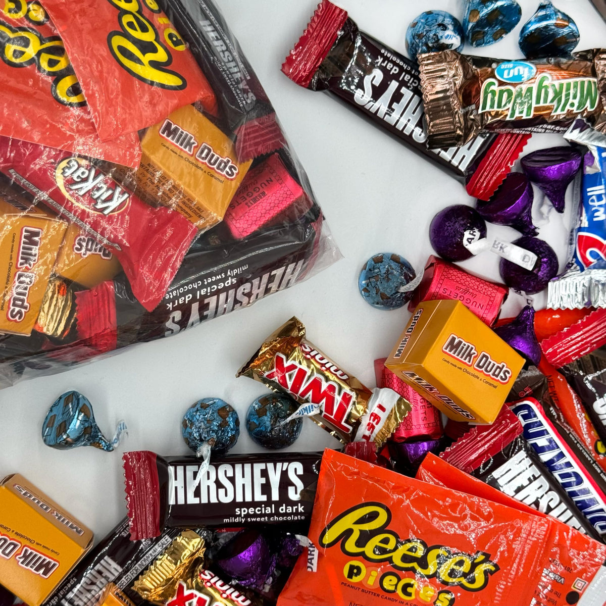 Munchbox mixed chocolate bars bulk display, perfect for party trays and office snack bowls.