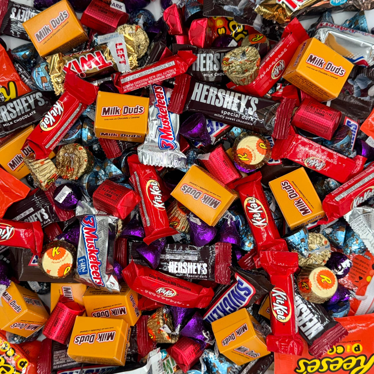 Munchbox mini chocolate bars variety pack, great for gift baskets and Halloween treats.