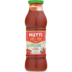 Mutti Organic Tomato Puree Passata bottle back label, highlighting organic, no additives for easy meals.