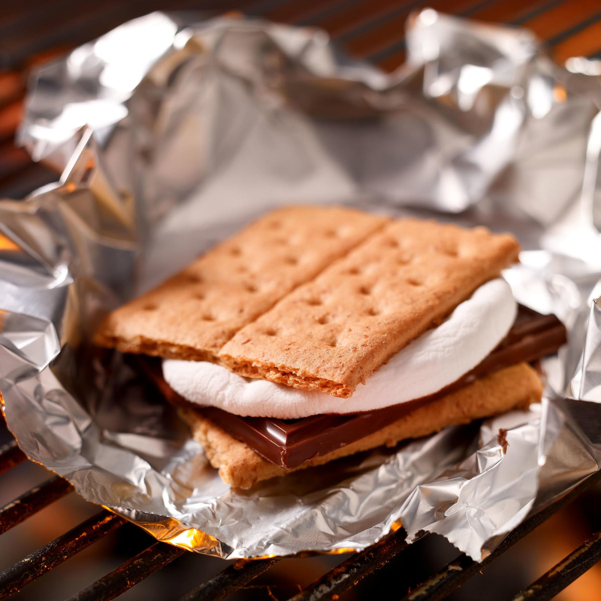 NABISCO GRAHAMS Original dessert idea image invites easy muffin or pie toppings.