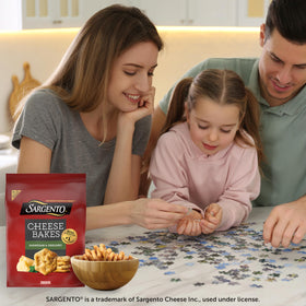 Sargento Cheese Bakes on a picnic spread with drinks