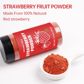 Decorating cupcakes with Nacolorce powder for vivid color.