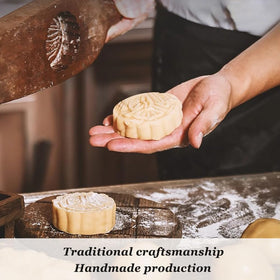 Nakazawa Mooncakes peach flavour, fragrant for family gatherings.