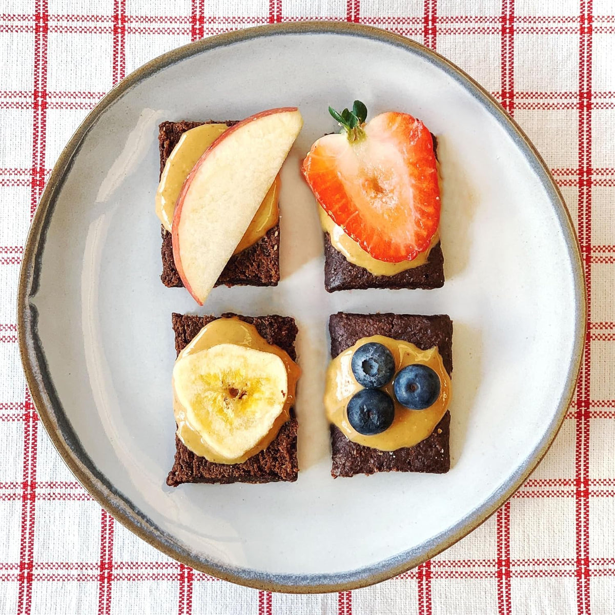 Nature’s Bakery Double Chocolate Brownie fig bar close-up, dessert-inspired treat.